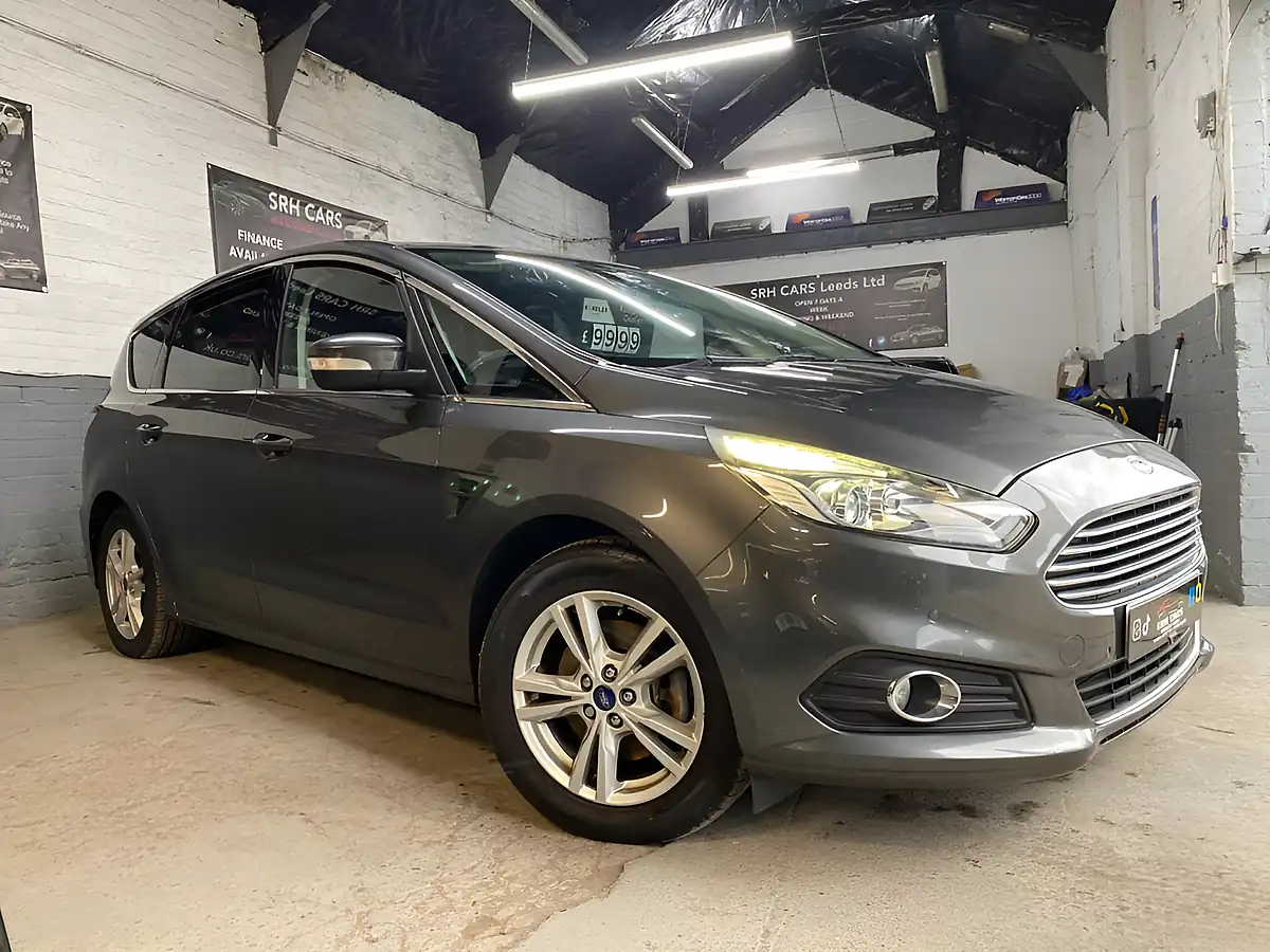 Used 2016 Ford S-Max Titanium Grey - Front View