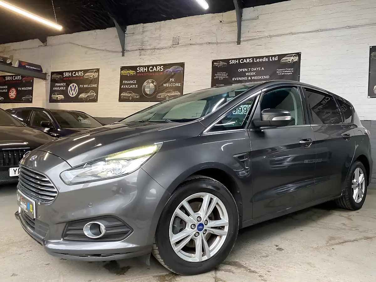 Used 2016 Ford S-Max Titanium Grey - Interior and Exterior details 3