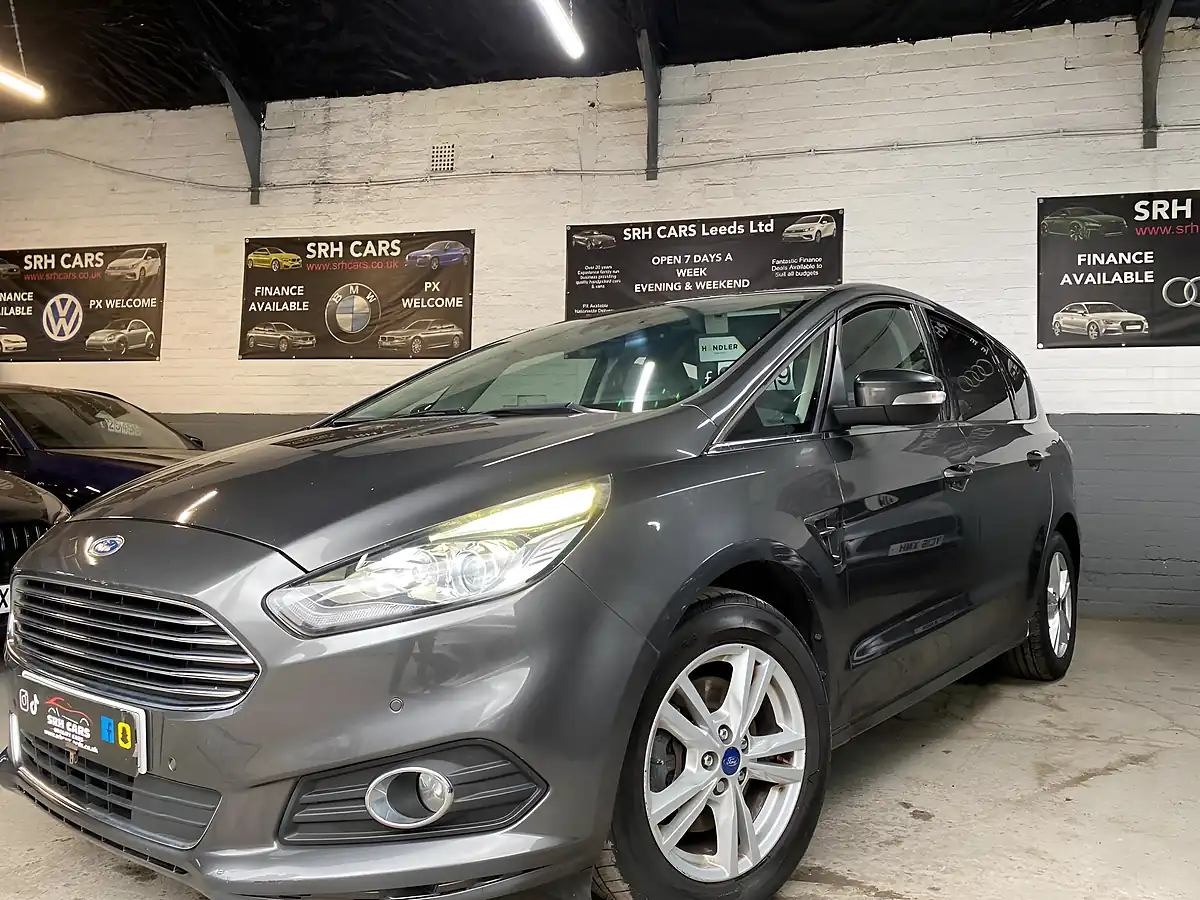 Used 2016 Ford S-Max Titanium Grey - Interior and Exterior details 8