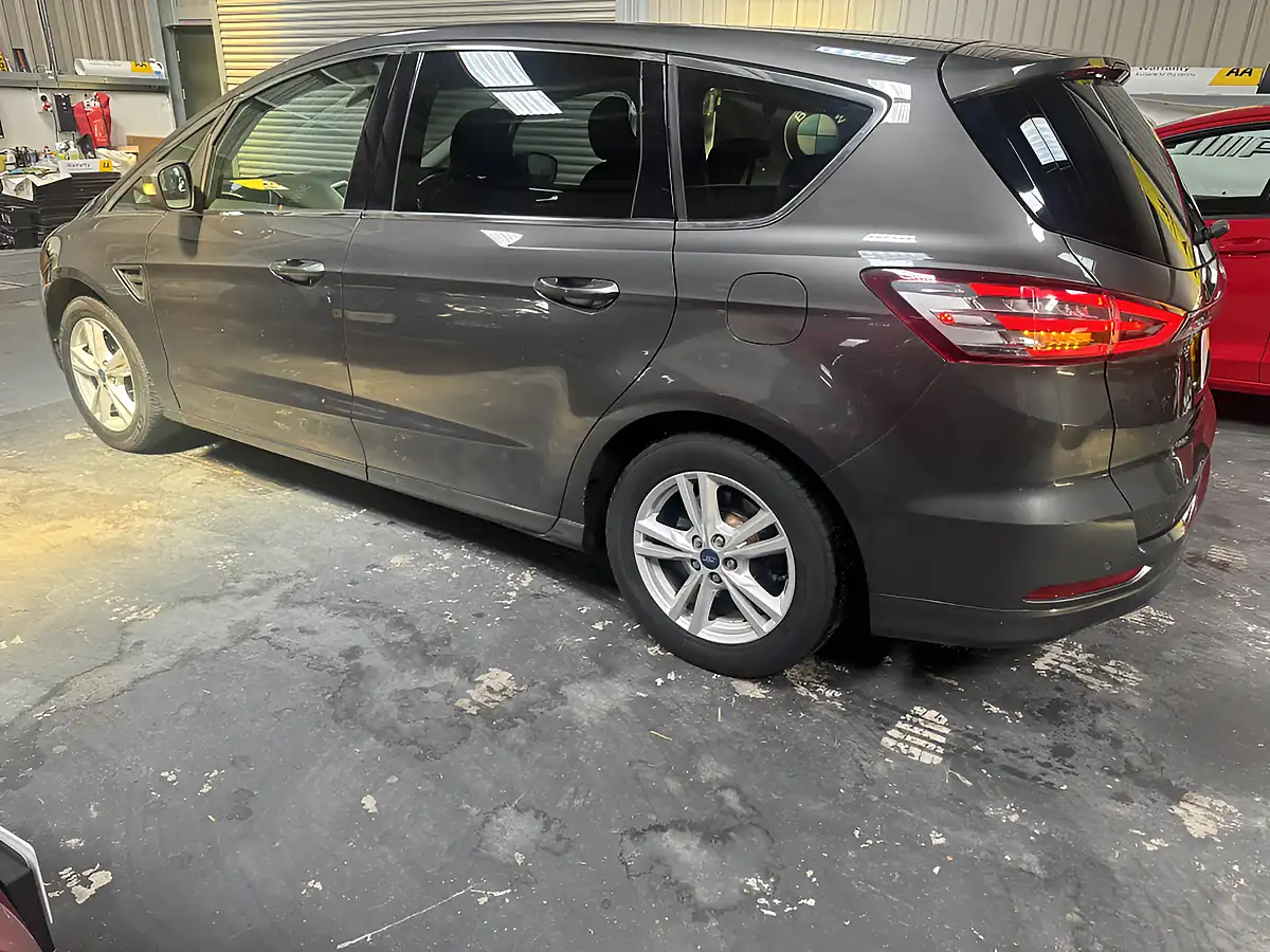 Used 2016 Ford S-Max Titanium Grey Metallic - Interior and Exterior details 9