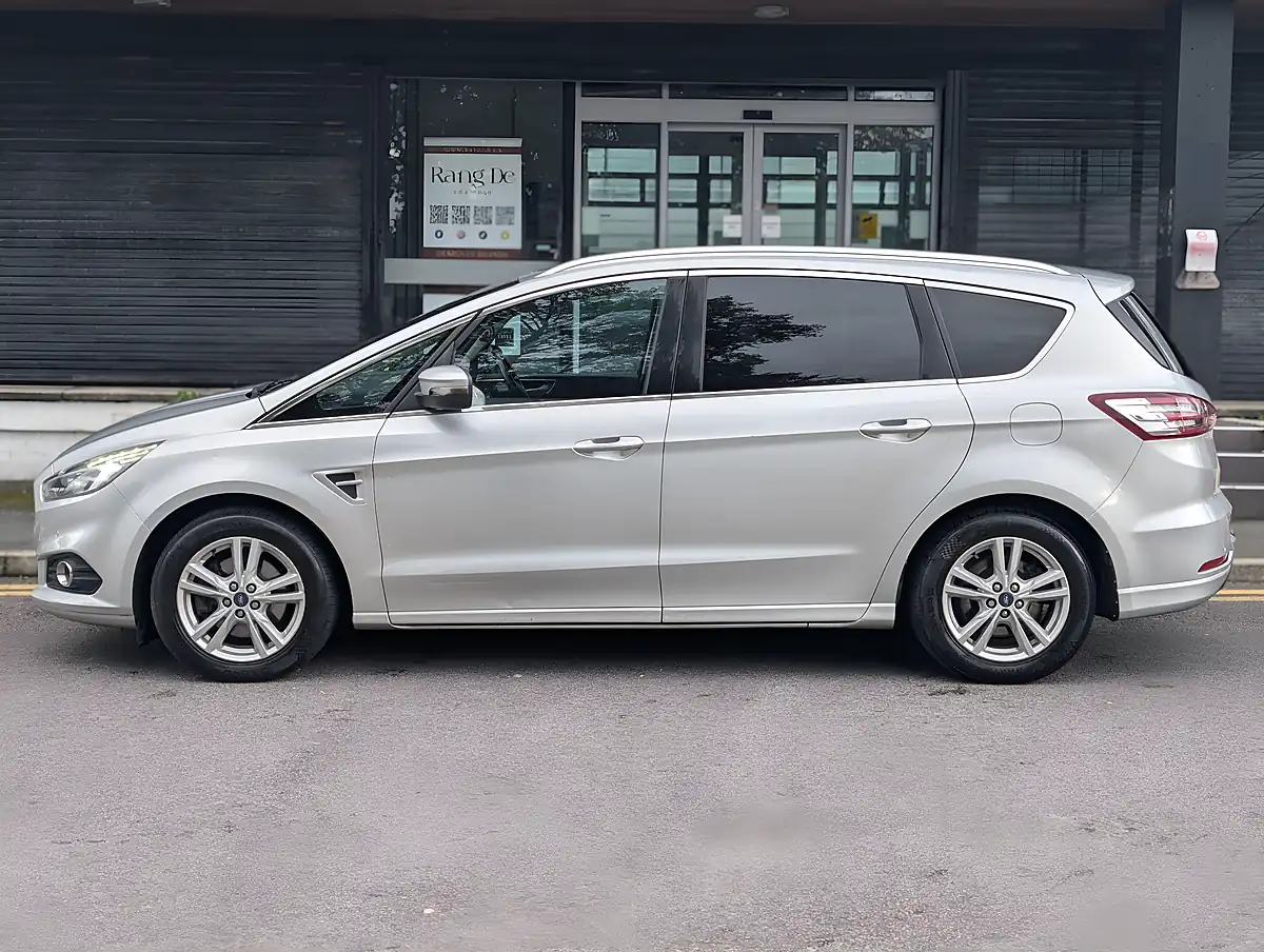 Used 2016 Ford S-Max Titanium - Interior and Exterior details 6