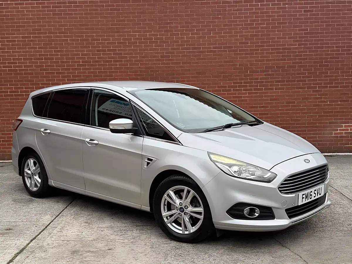 Used 2016 Ford S-Max Titanium Silver - Front View