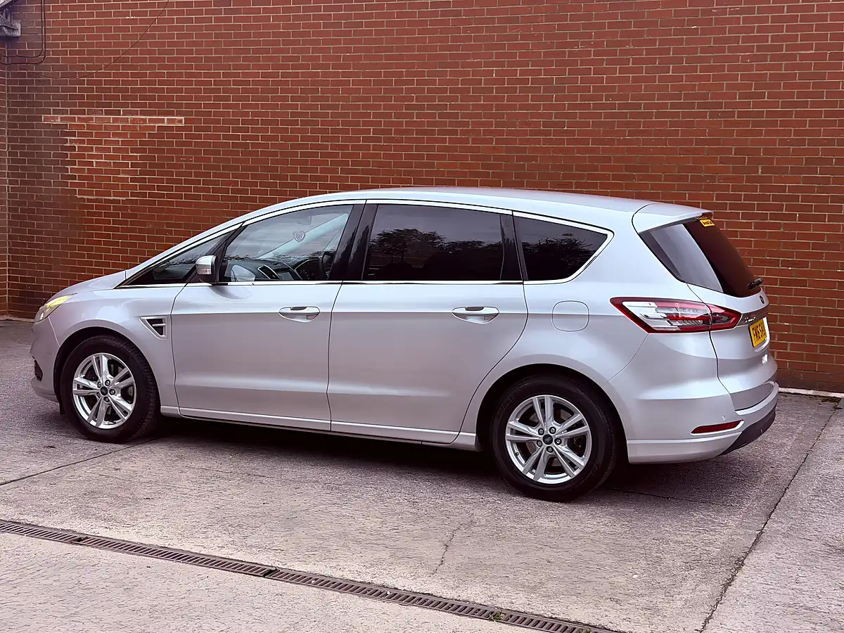 Used 2016 Ford S-Max Titanium Silver - Interior and Exterior details 14