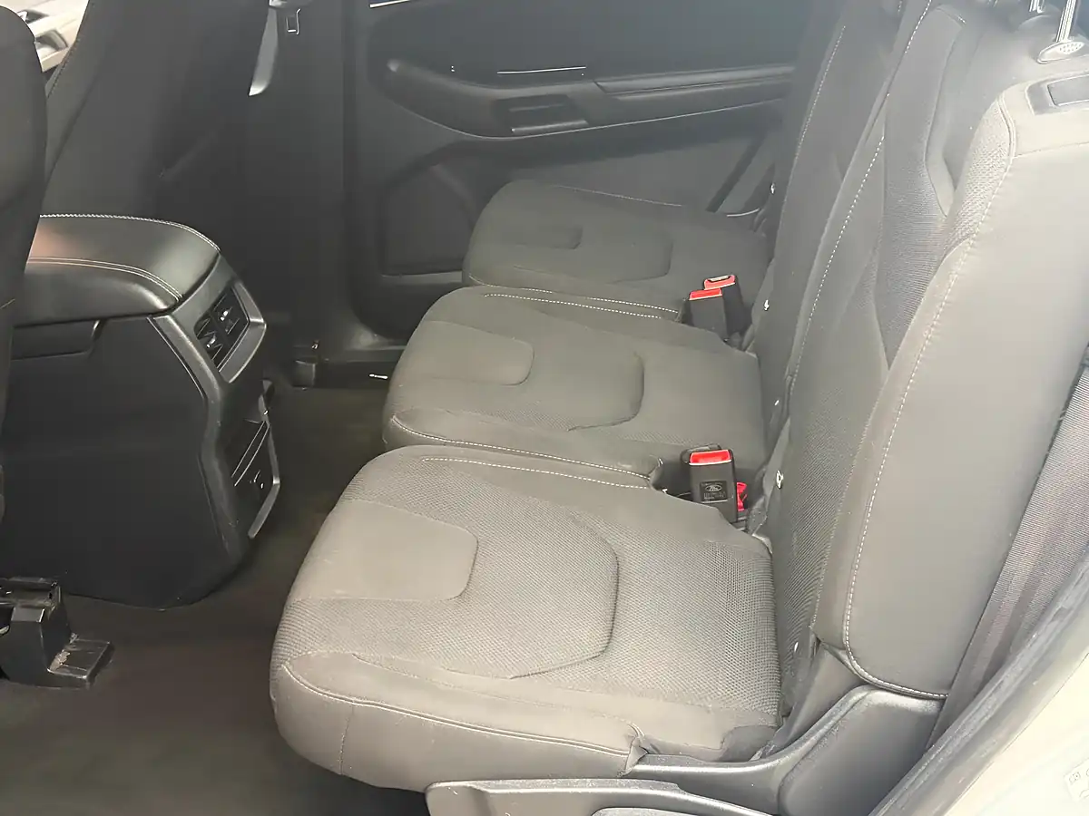 Used 2016 Ford S-Max Titanium Silver - Interior and Exterior details 18