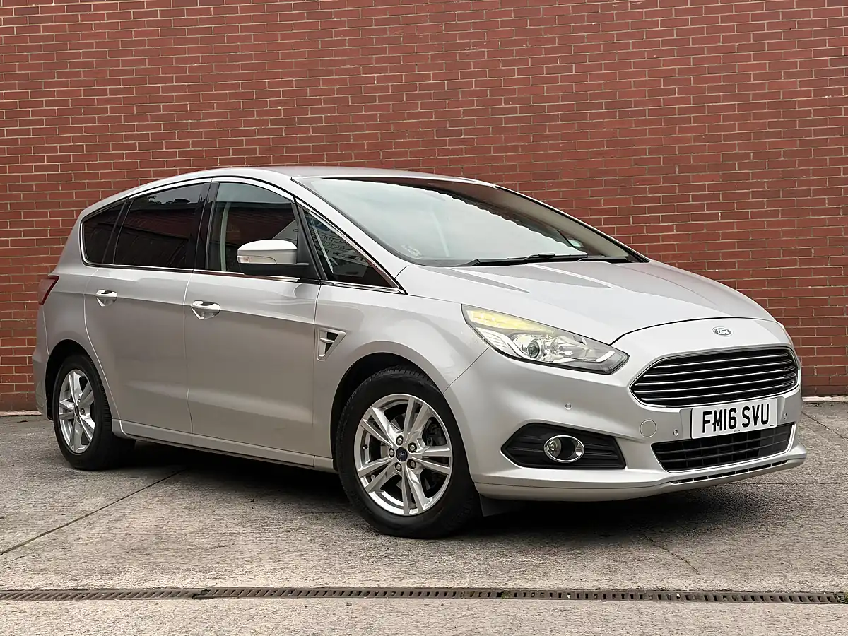 Used 2016 Ford S-Max Titanium Silver - Interior and Exterior details 9