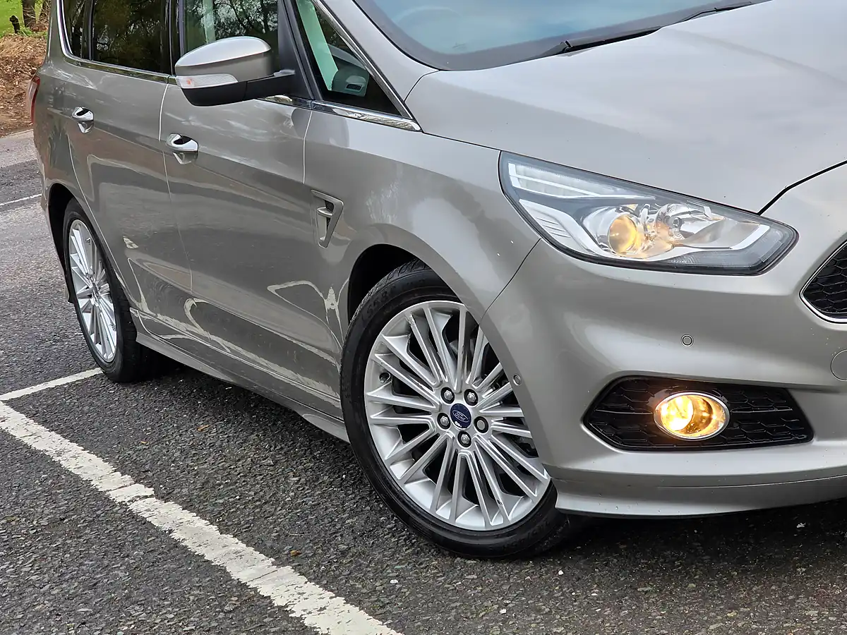 Used 2016 Ford S-Max Titanium Sport Silver - Interior and Exterior details 19