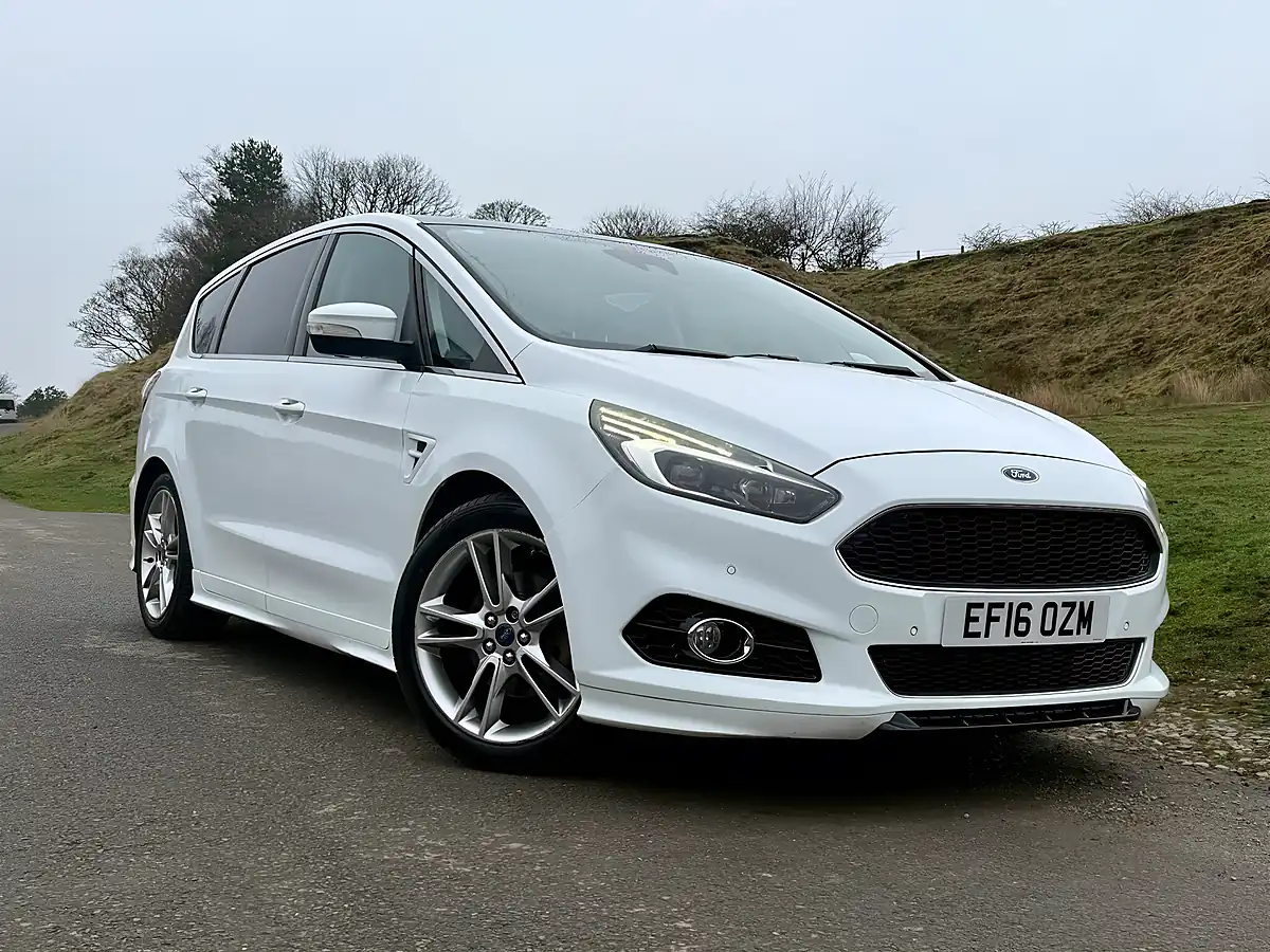 Used 2016 Ford S-Max Titanium Sport White - Front View