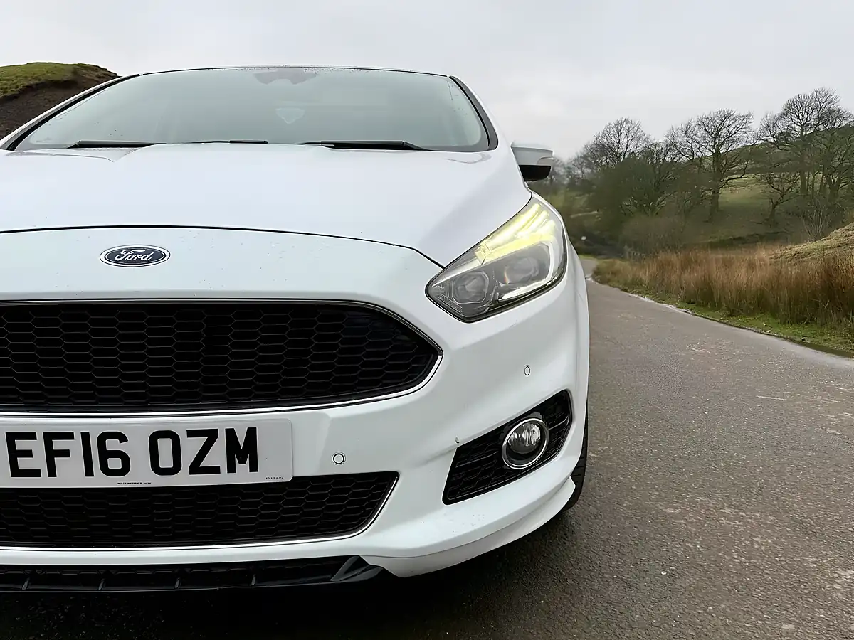 Used 2016 Ford S-Max Titanium Sport White - Interior and Exterior details 12
