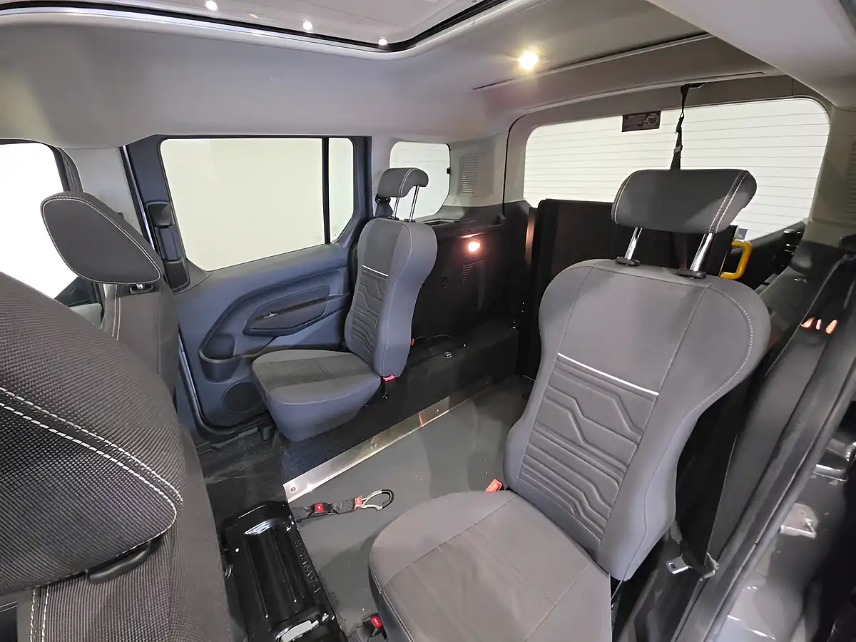 Used 2016 Ford Tourneo Connect Titanium Grey - Interior and Exterior details 17