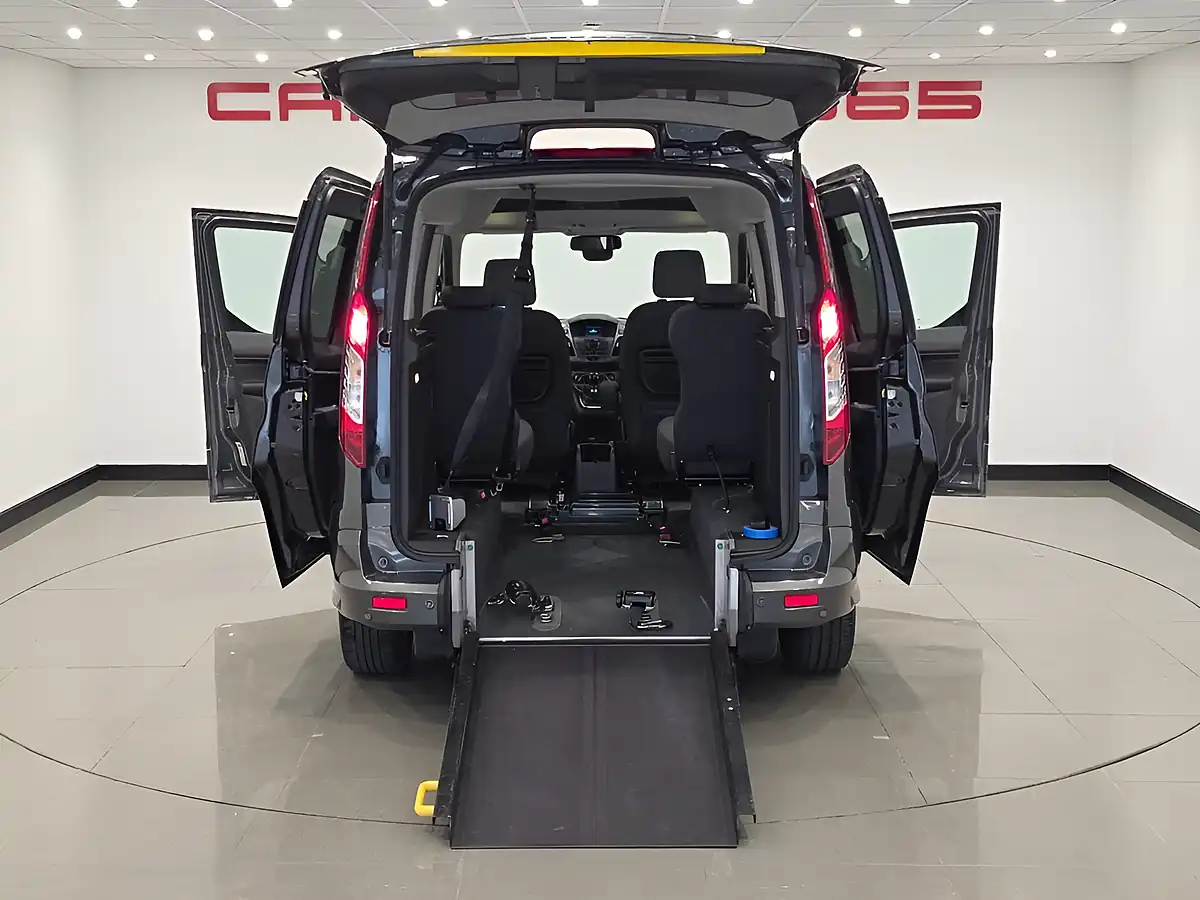 Used 2016 Ford Tourneo Connect Titanium Grey - Interior and Exterior details 3