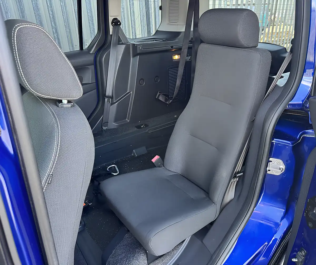 Used 2016 Ford Tourneo Connect Titanium Wheel Chair Access Blue - Interior and Exterior details 11