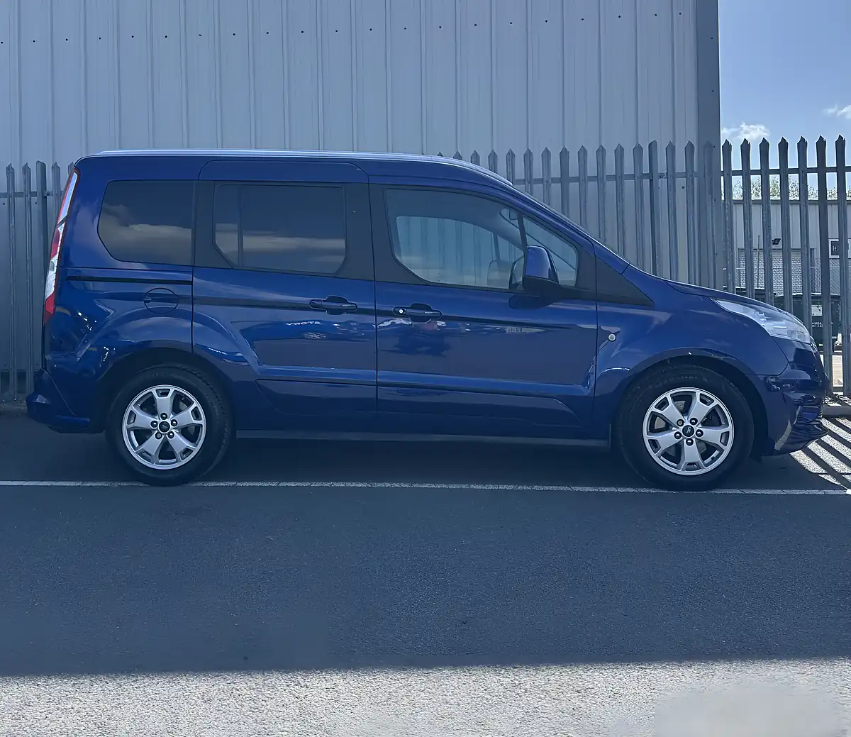 Used 2016 Ford Tourneo Connect Titanium Wheel Chair Access Blue - Interior and Exterior details 7