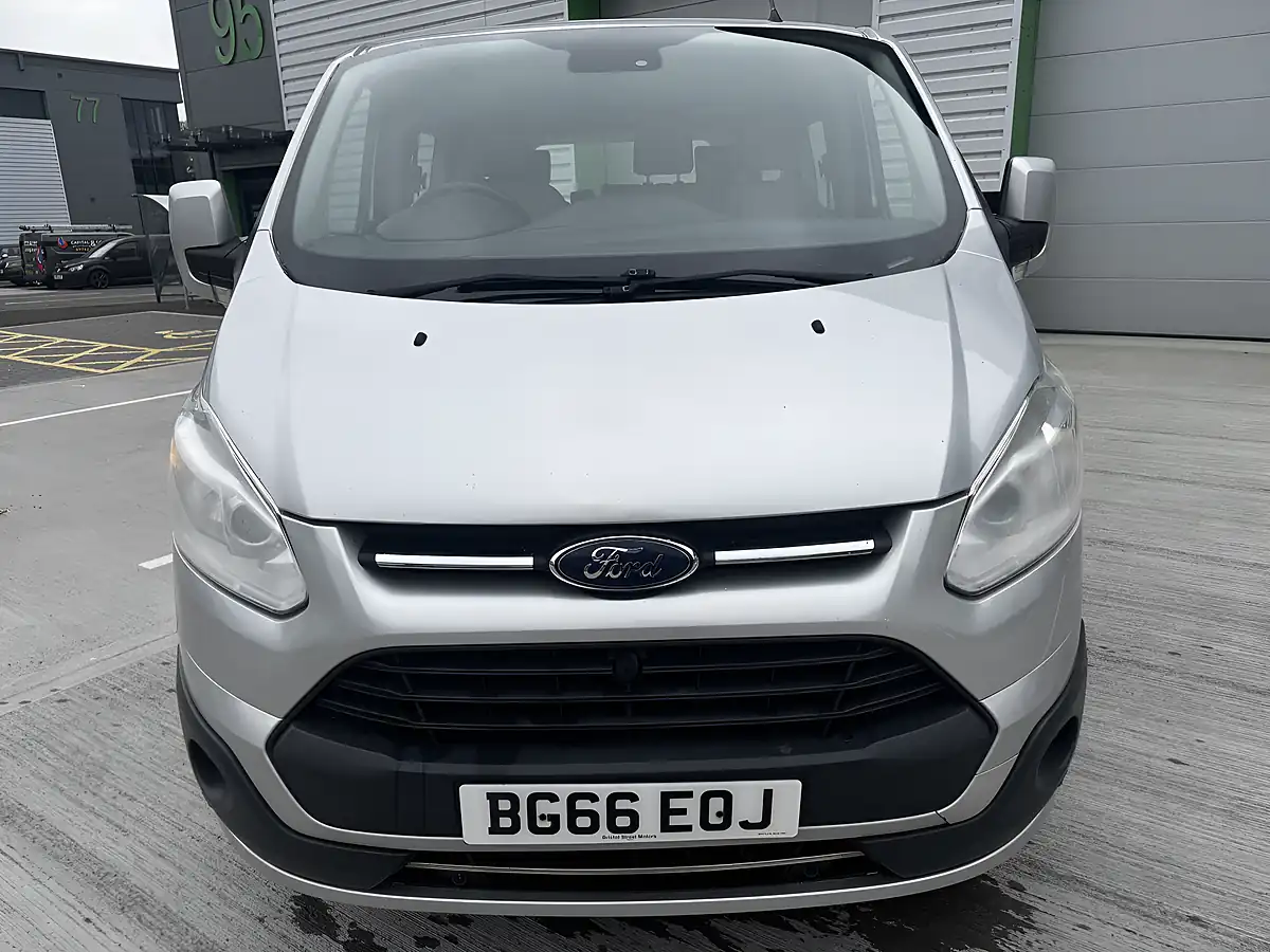 Used 2016 Ford Tourneo Custom Titanium Silver - Interior and Exterior details 6