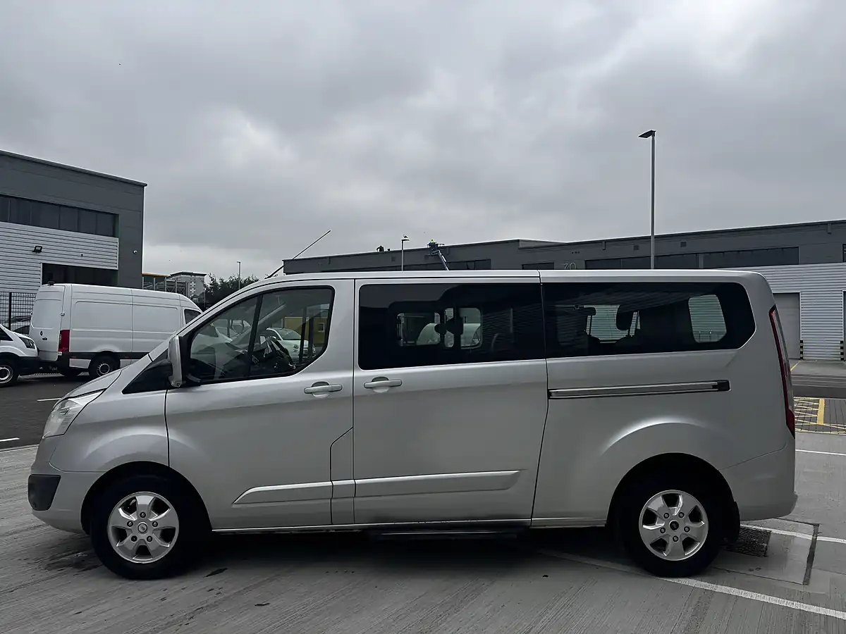Used 2016 Ford Tourneo Custom Titanium Silver - Interior and Exterior details 7