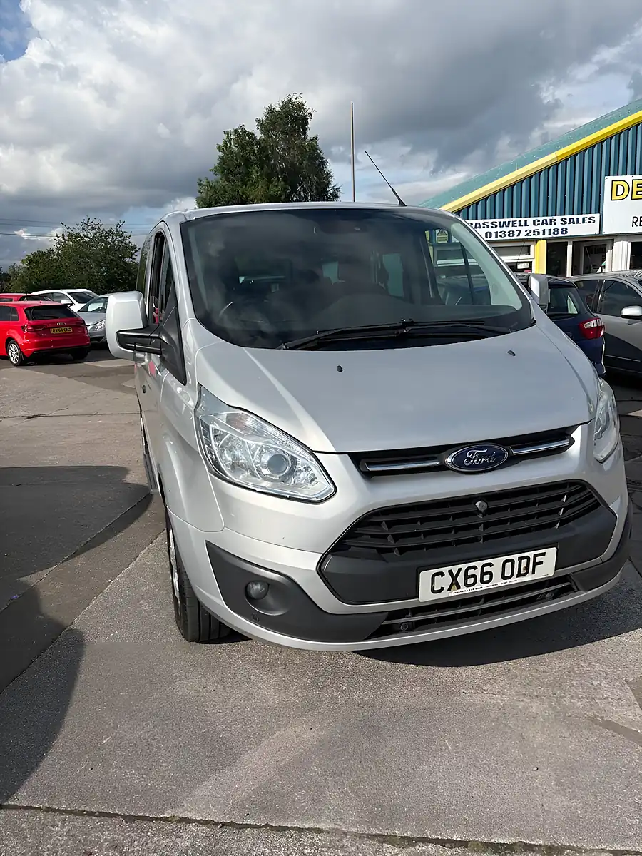Used 2016 Ford Tourneo Custom Titanium Silver - Front View