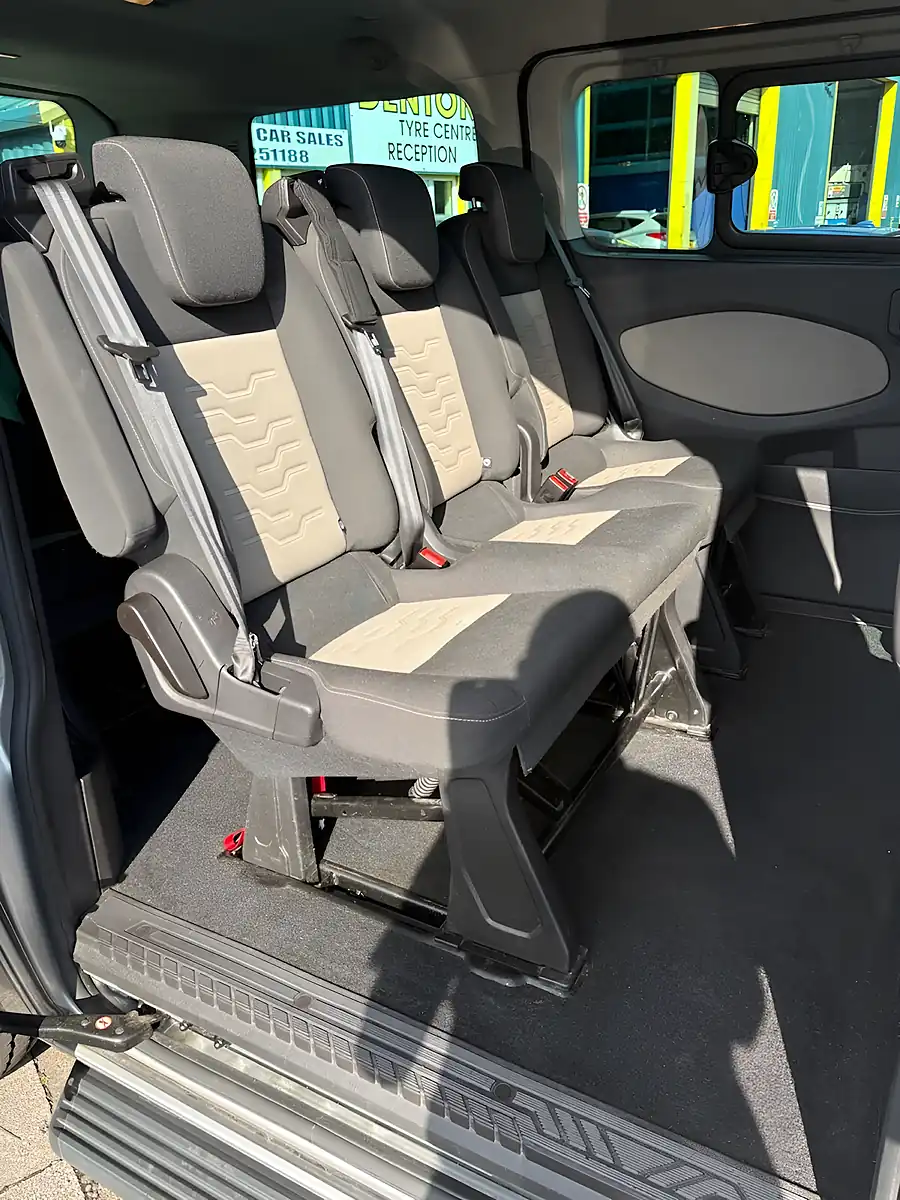 Used 2016 Ford Tourneo Custom Titanium Silver - Interior and Exterior details 9