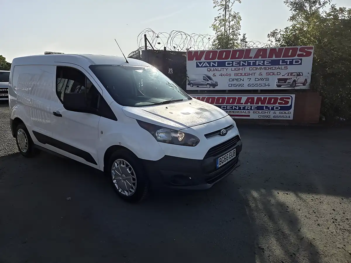 Used 2016 Ford Transit Connect 200 White - Front View
