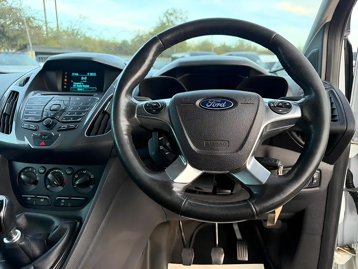 Used 2016 Ford Transit Connect 240 Limited L2 H1 5dr White - Interior and Exterior details 13