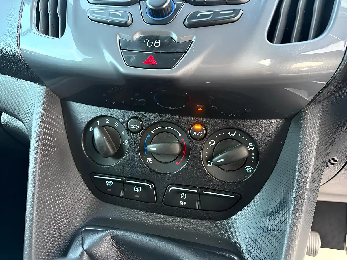 Used 2016 Ford Transit Connect 240 Limited L2 H1 5dr White - Interior and Exterior details 15