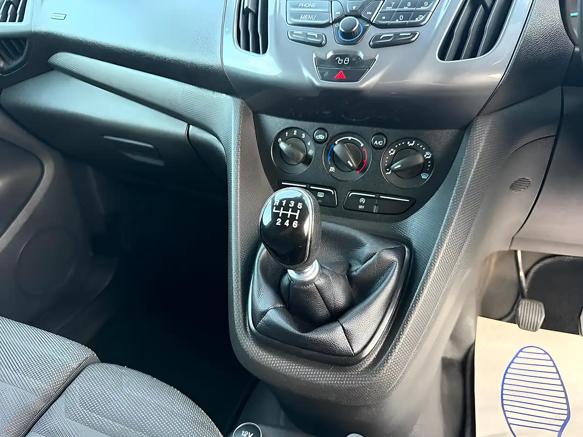 Used 2016 Ford Transit Connect 240 Limited L2 H1 5dr White - Interior and Exterior details 16