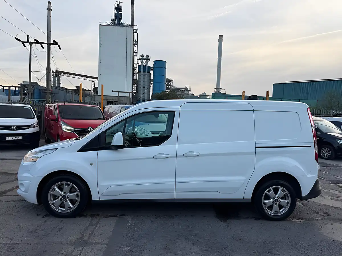 Used 2016 Ford Transit Connect 240 Limited L2 H1 5dr White - Interior and Exterior details 6