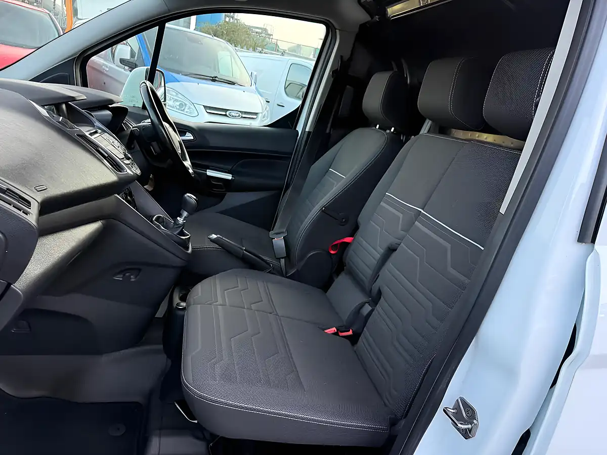 Used 2016 Ford Transit Connect 240 Limited L2 H1 5dr White - Interior and Exterior details 8