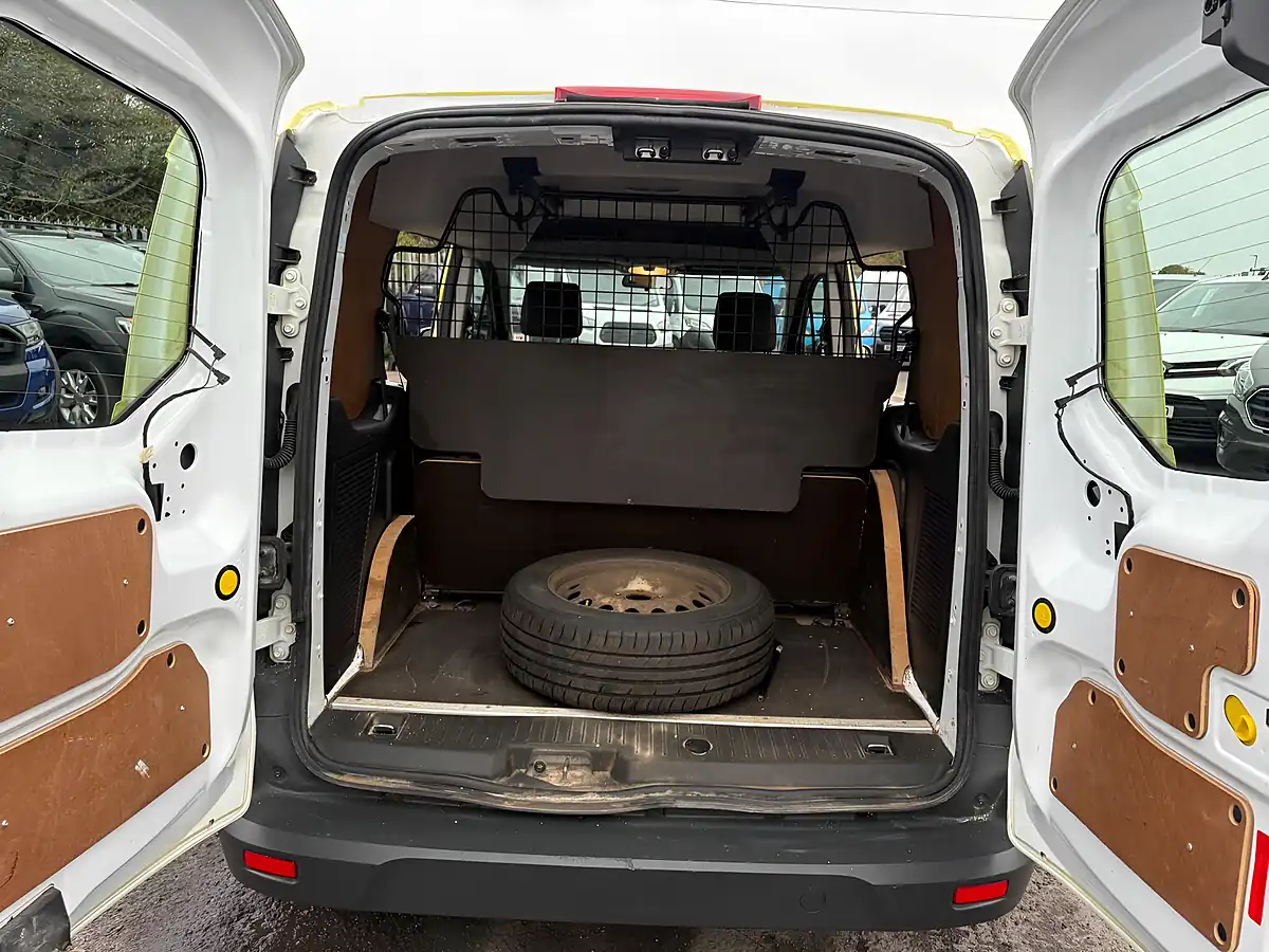 Used 2016 Ford Transit Connect Crew Van L1 H1 White - Interior and Exterior details 10