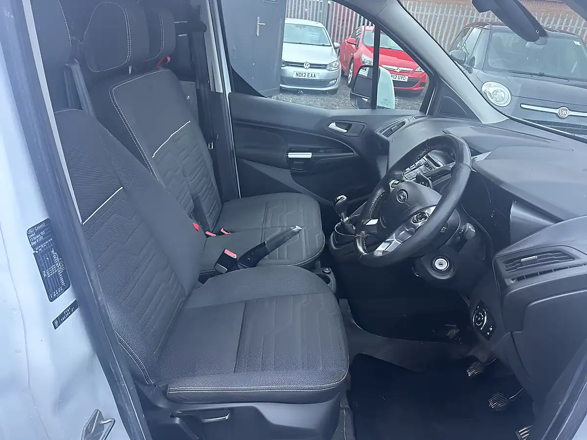 Used 2016 Ford Transit Connect Trend White - Interior and Exterior details 4