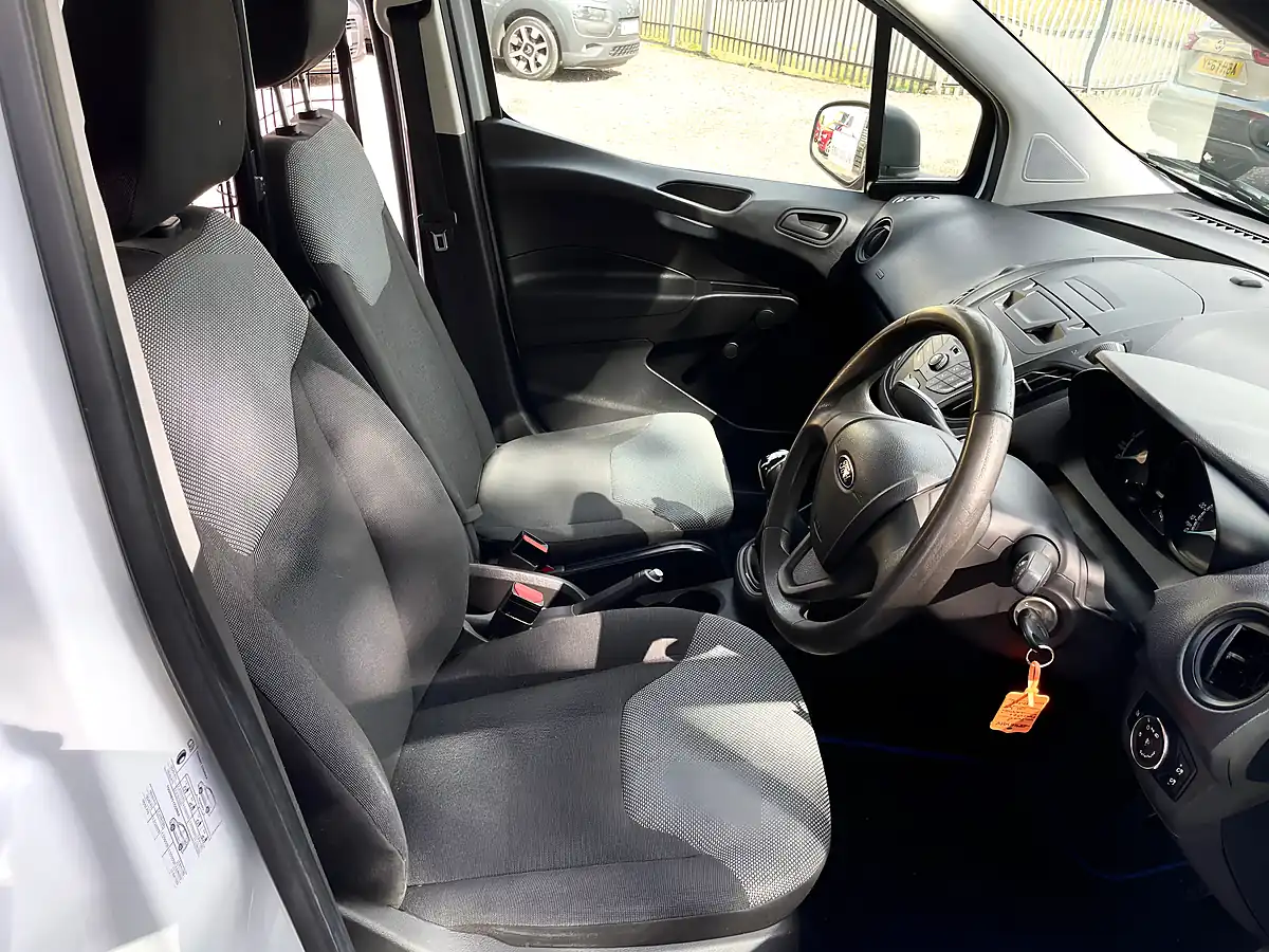 Used 2016 Ford Transit Courier Panel Van L1 White - Interior and Exterior details 11
