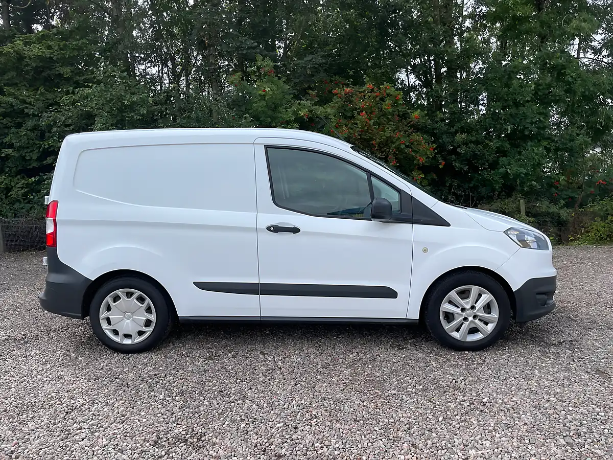 Used 2016 Ford Transit Courier Panel Van L1 White - Interior and Exterior details 5