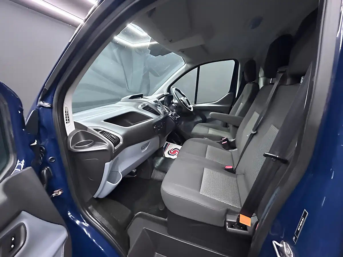 Used 2016 Ford Transit Custom 270 Econetic Panel Van Blue - Interior and Exterior details 17