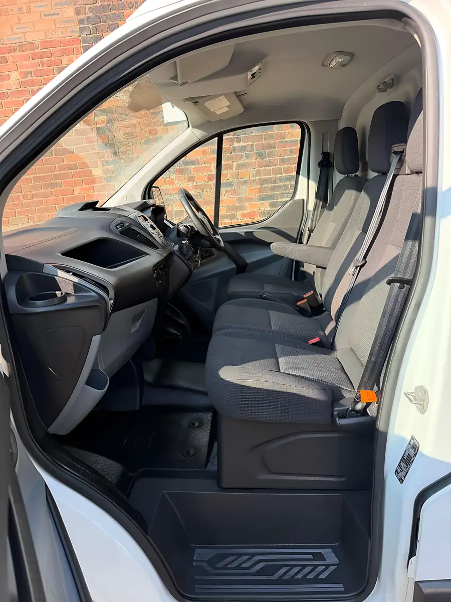 Used 2016 Ford Transit Custom 290 E-Tech White - Interior and Exterior details 10