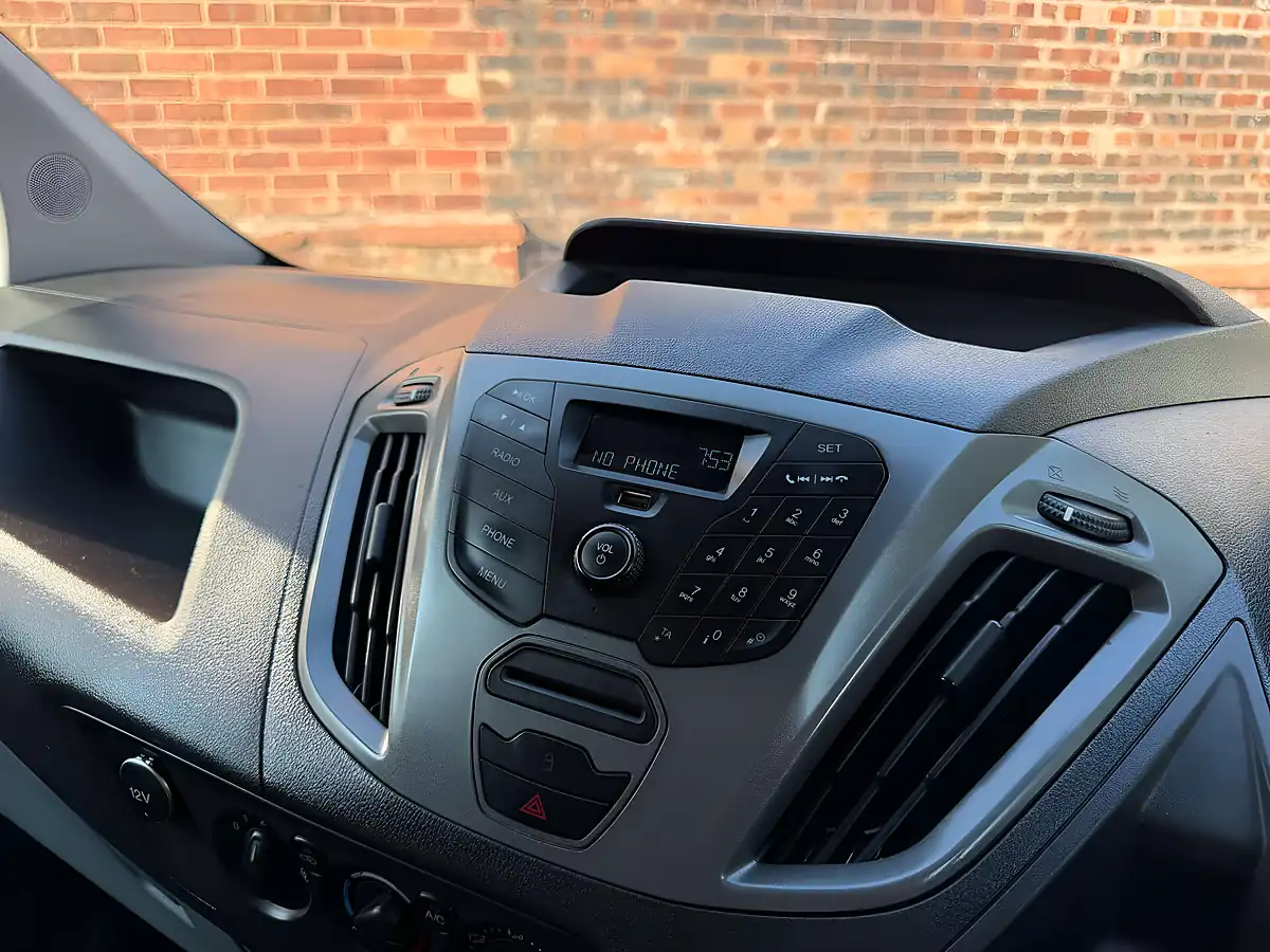 Used 2016 Ford Transit Custom 290 E-Tech White - Interior and Exterior details 11