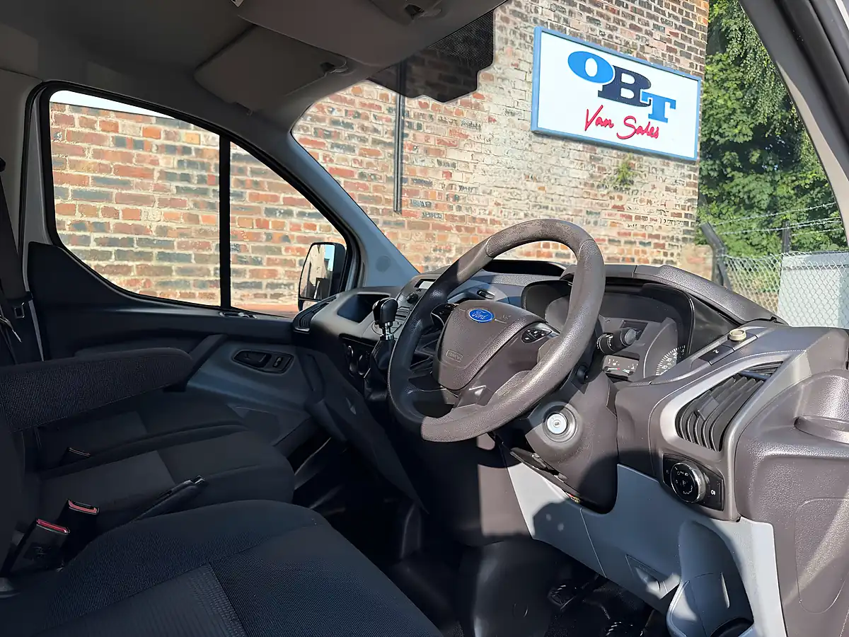Used 2016 Ford Transit Custom 290 E-Tech White - Interior and Exterior details 8