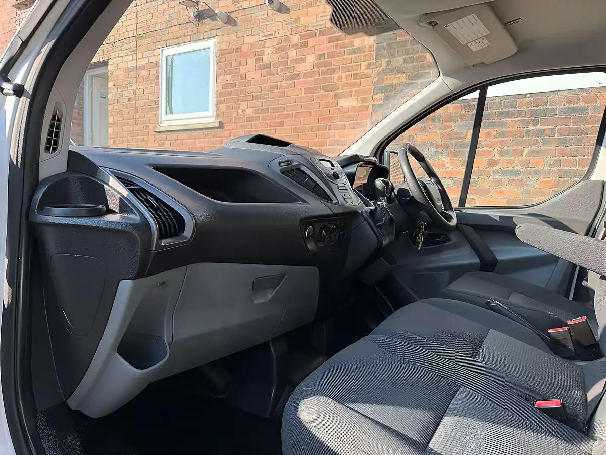 Used 2016 Ford Transit Custom 290 E-Tech White - Interior and Exterior details 9