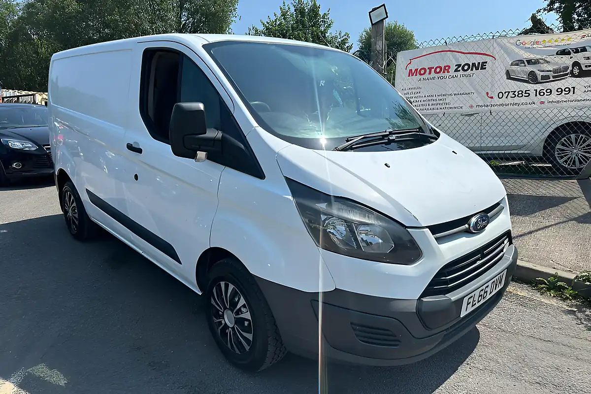 Used 2016 Ford Transit Custom 290 L1 H1 White - Front View