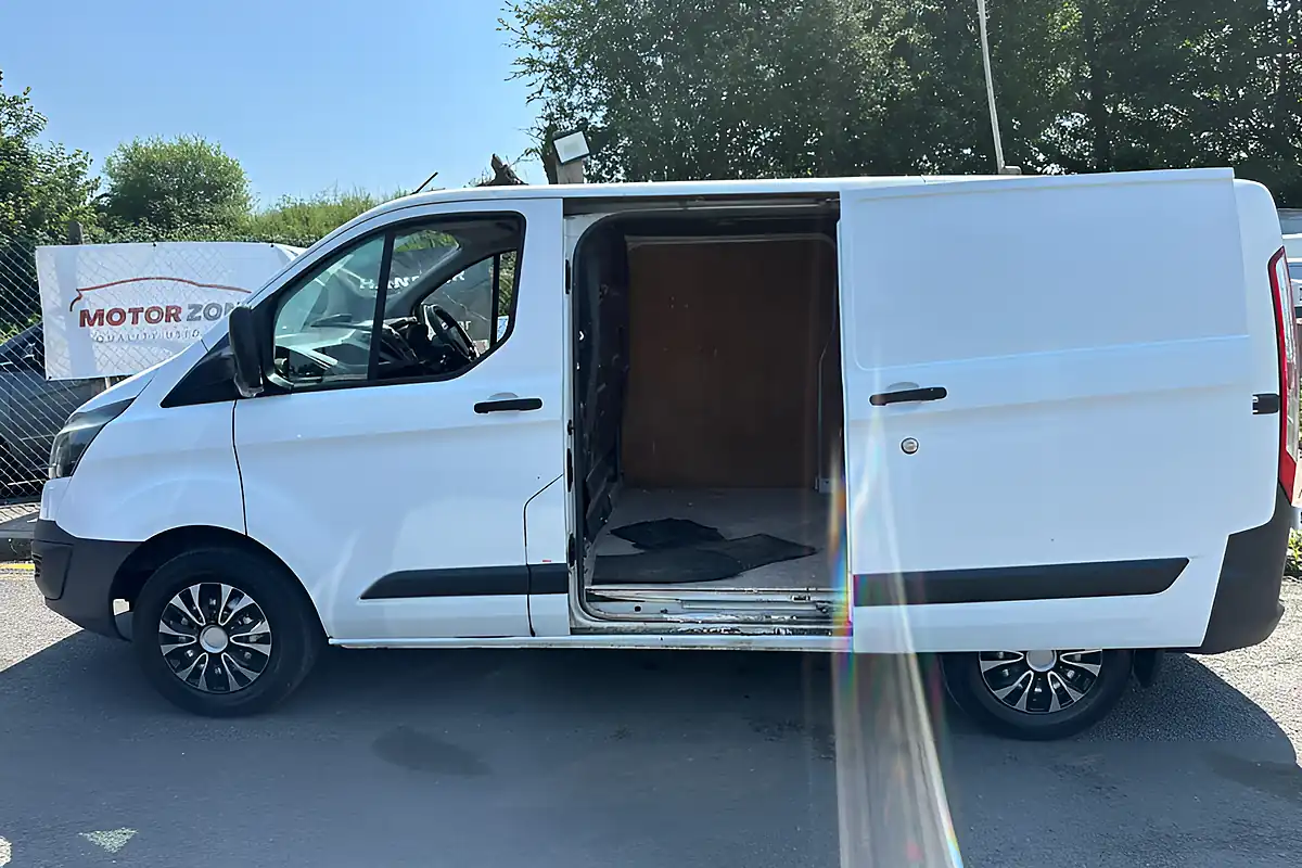 Used 2016 Ford Transit Custom 290 L1 H1 White - Interior and Exterior details 8