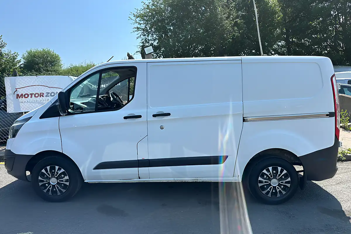 Used 2016 Ford Transit Custom 290 L1 H1 White - Interior and Exterior details 9