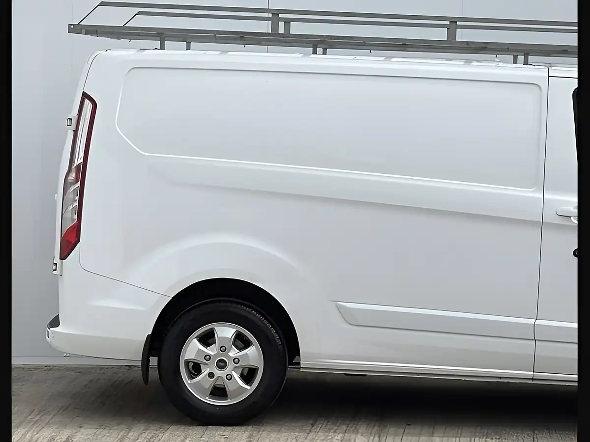 Used 2016 Ford Transit Custom 290 Ltd Frozen White - Interior and Exterior details 13