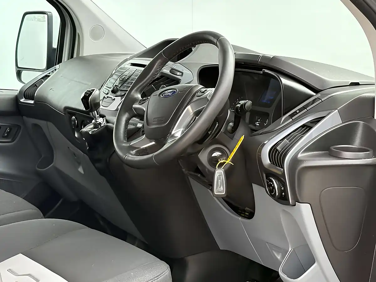 Used 2016 Ford Transit Custom 290 Ltd Frozen White - Interior and Exterior details 17