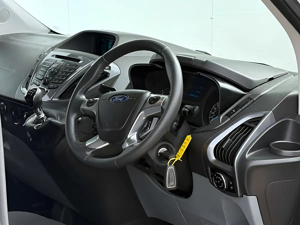 Used 2016 Ford Transit Custom 290 Ltd Frozen White - Interior and Exterior details 18