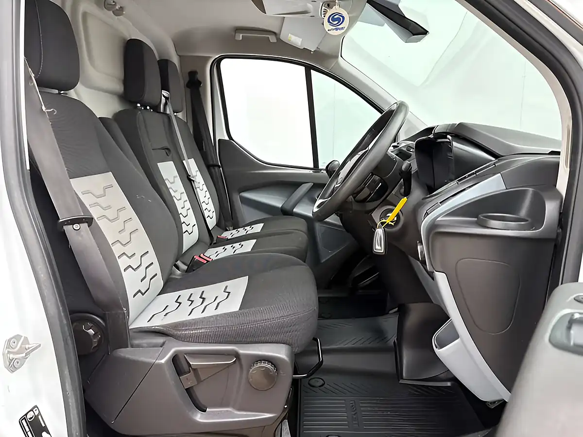 Used 2016 Ford Transit Custom 290 Ltd Frozen White - Interior and Exterior details 19
