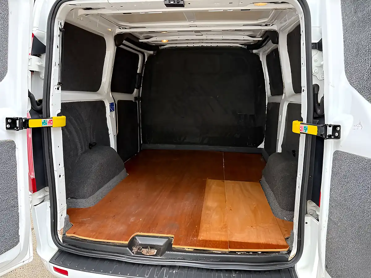 Used 2016 Ford Transit Custom 290 Ltd Frozen White - Interior and Exterior details 5