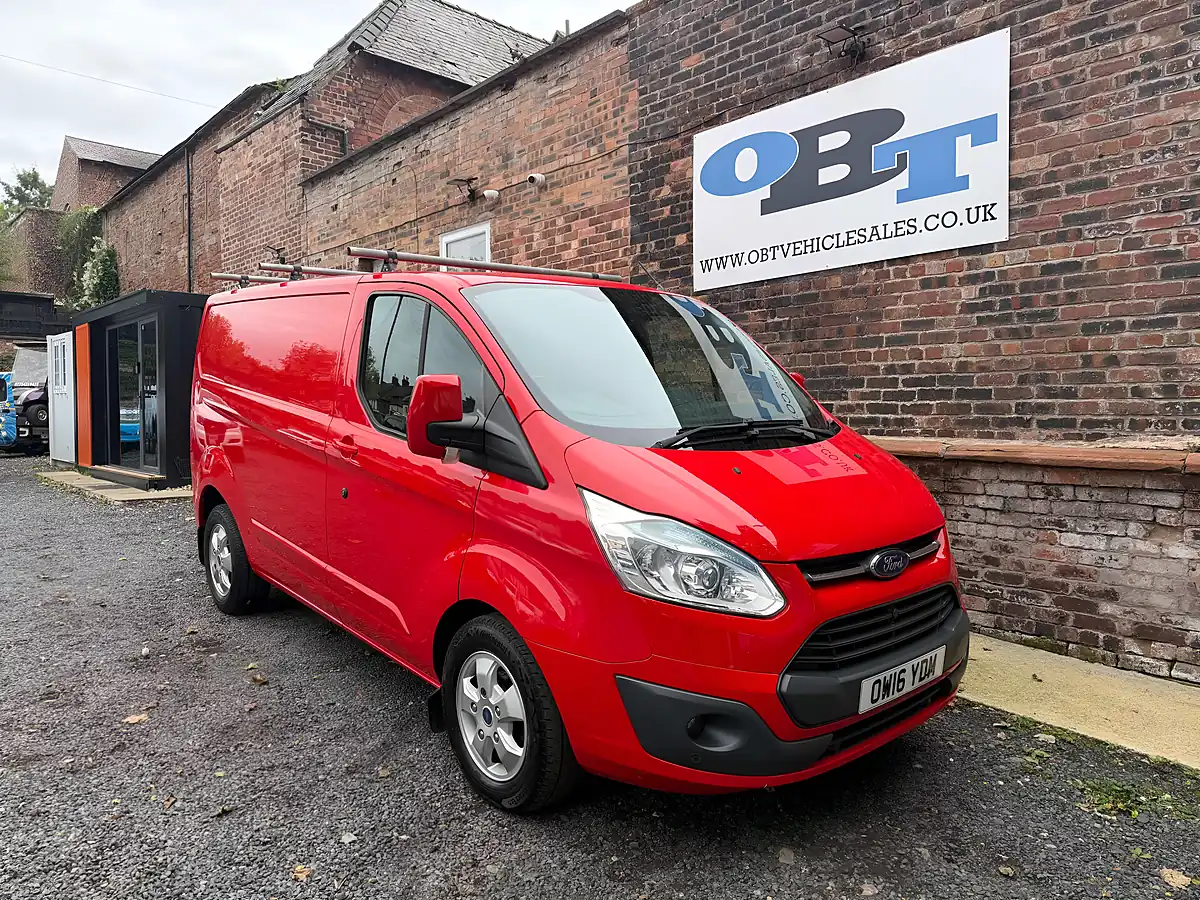 Used 2016 Ford Transit Custom 290 Ltd Red - Front View