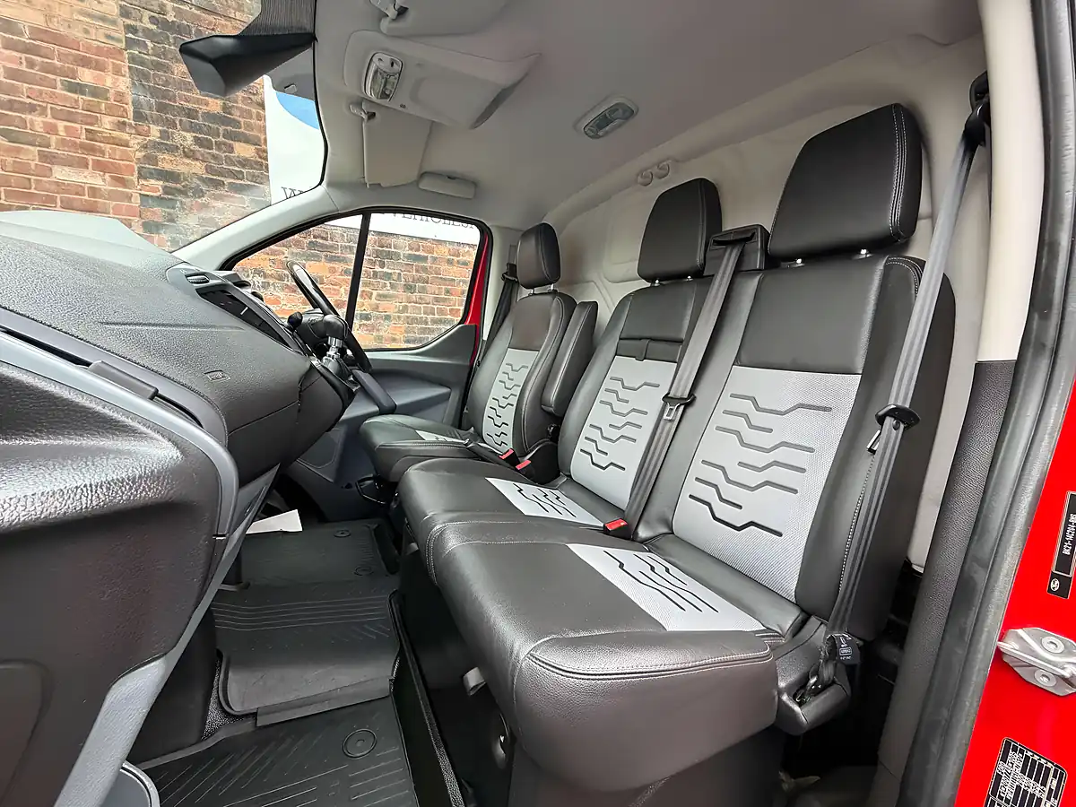 Used 2016 Ford Transit Custom 290 Ltd Red - Interior and Exterior details 11