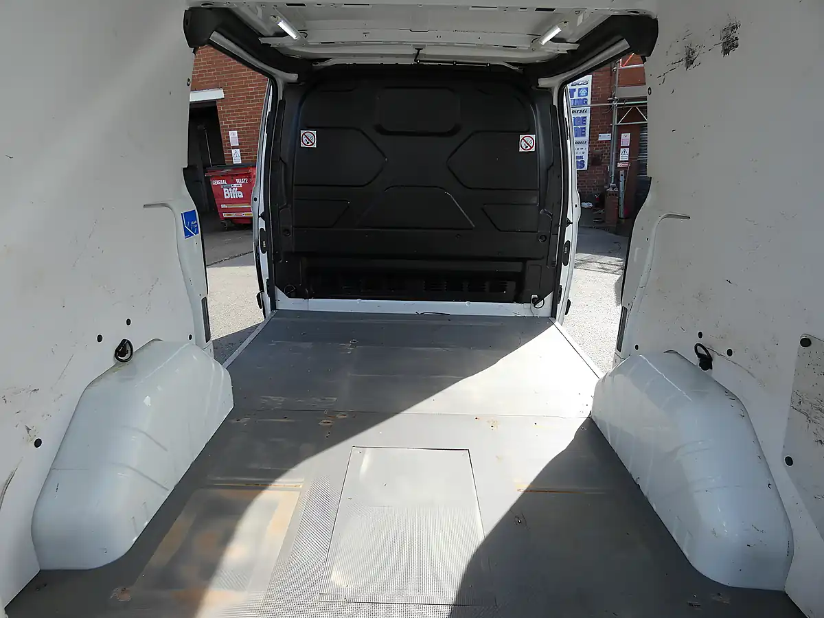 Used 2016 Ford Transit Custom 310 Econetic White - Interior and Exterior details 3