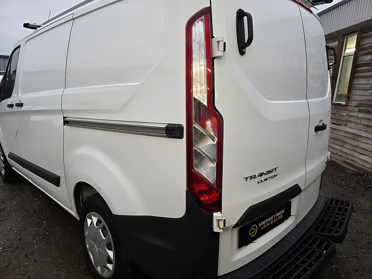 Used 2016 Ford Transit Custom 310 Econetic White - Interior and Exterior details 12