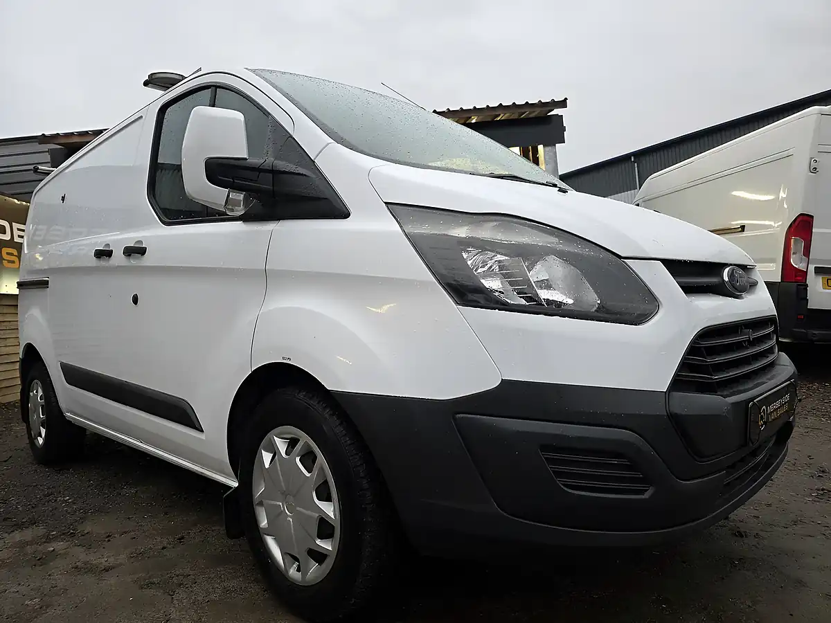 Used 2016 Ford Transit Custom 310 Econetic White - Interior and Exterior details 7