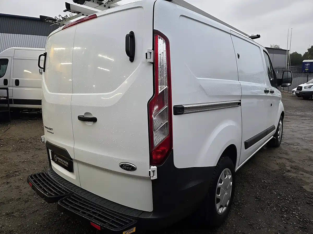 Used 2016 Ford Transit Custom 310 Econetic White - Interior and Exterior details 9