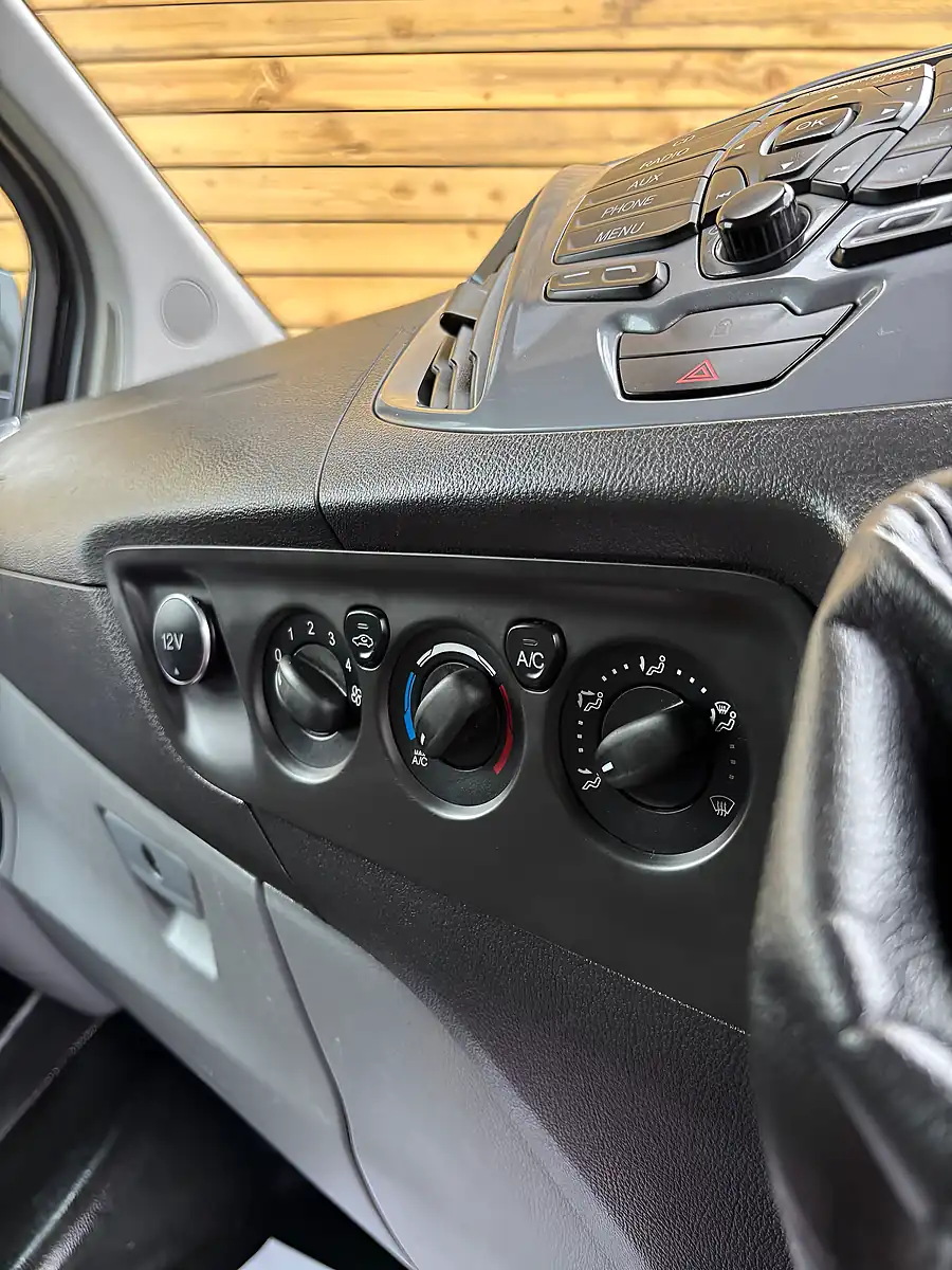 Used 2016 Ford Transit Custom Limited Black - Interior and Exterior details 14